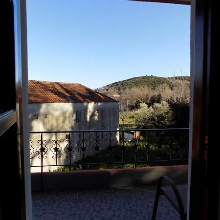 Fanis Kókkinon Nerón